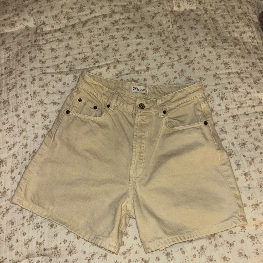 Zara Beige Casual Shorts